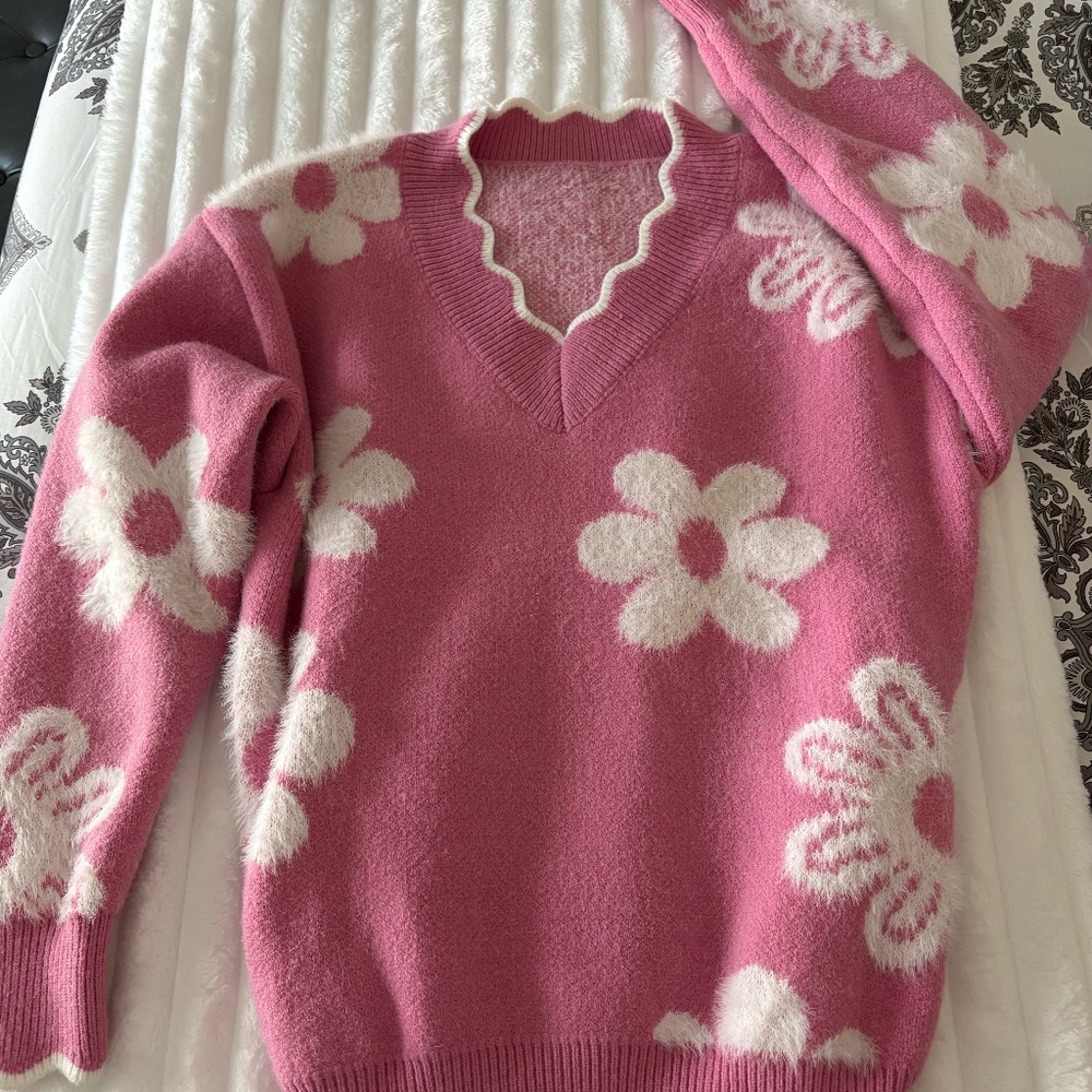 V NECK SWEATER